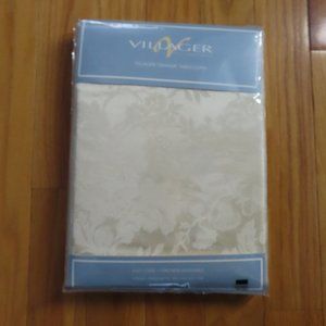 New Tablecloth Holiday Elegant Rectangular 60 x 118 Christmas Special Occasion